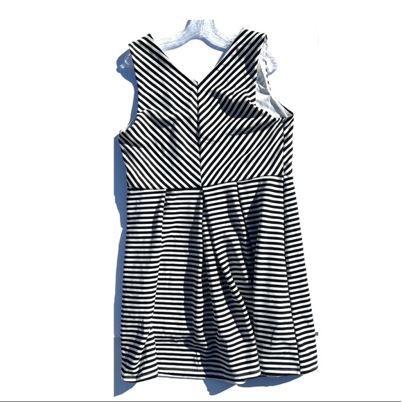 Monteau Black & White Striped Sleeveless Dress - Picture 2 of 4